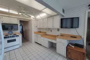 4715 Bay St NE, Saint Petersburg, FL 33703 - Photo 11