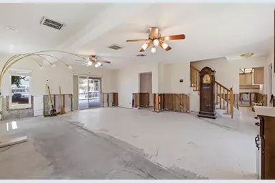 3876 Shore Acres Boulevard NE, Saint Petersburg, FL 33703 - Photo 15