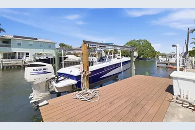 3876 Shore Acres Boulevard NE, Saint Petersburg, FL 33703 - Photo 21