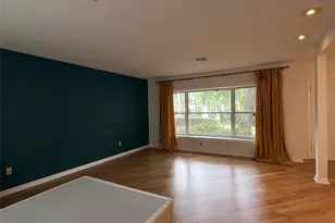520 S Riverhills Dr, Temple Terrace, FL 33617 - Photo 9