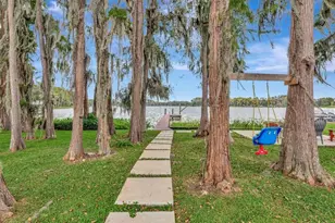 19207 Crooked Ln, Lutz, FL 33548 - Photo 3