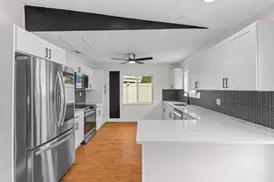 9554 86th Ave, Seminole, FL 33777 - Photo 5