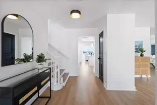 900 79th St S, Saint Petersburg, FL 33707 - Photo 3