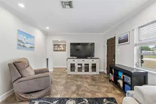 3100 52nd St N, Saint Petersburg, FL 33710 - Photo 7