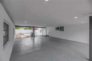 10104 N 15th St, Tampa, FL 33612 - Photo 7