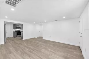 10104 N 15th St, Tampa, FL 33612 - Photo 13