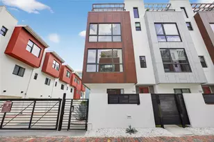 134 8th St N, Saint Petersburg, FL 33701 - Photo 15