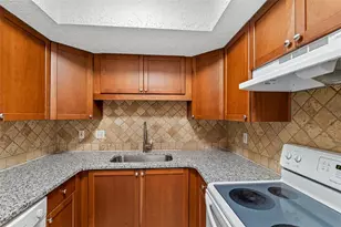 263 14th St NW, Largo, FL 33770 - Photo 5