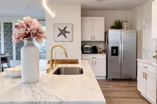 3419 Hilltop Cir, Bradenton, FL 34211 - Photo 5