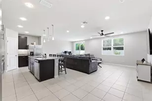 38905 Harlow Rose Dr, Zephyrhills, FL 33540 - Photo 7