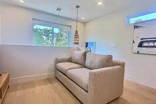 150 51st St N, Saint Petersburg, FL 33701 - Photo 3