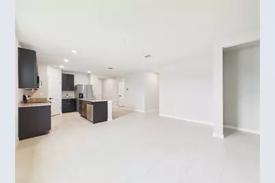 38707 Finn Clover Lane, Zephyrhills, FL 33540 - Photo 9