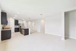 38707 Finn Clover Ln, Zephyrhills, FL 33540 - Photo 9