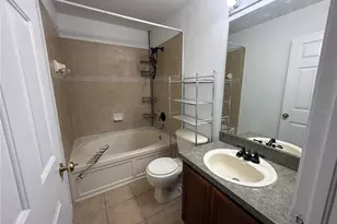 201 Drawbridge Ln, Valrico, FL 33594 - Photo 11