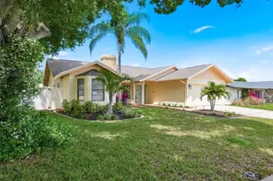 1011 Ridge Dr, Palm Harbor, FL 34683 - Photo 1