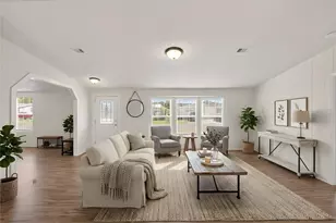 9150 Wood Terrace Dr, Tampa, FL 33637 - Photo 7