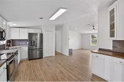 9150 Wood Terrace Drive, Tampa, FL 33637 - Photo 15