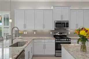 30351 Tristania Ct, Wesley Chapel, FL 33543 - Photo 21