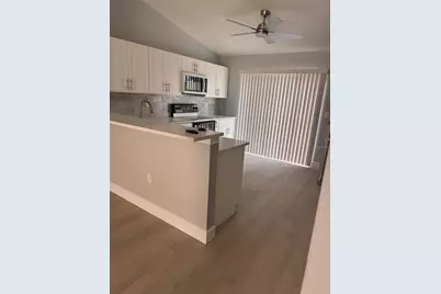 1125 E Rohe Street #B, Tarpon Springs, FL 34689 - Photo 9