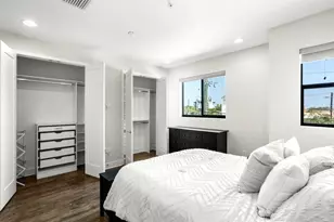 915 Arlington Ave N, Saint Petersburg, FL 33705 - Photo 15