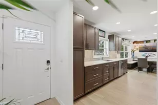 3698 61st Way N, Saint Petersburg, FL 33710 - Photo 3