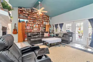 220 Normandy Cir W, Palm Harbor, FL 34683 - Photo 19