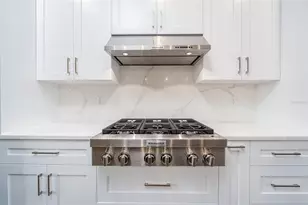 8717 Driftwood Dr, Tampa, FL 33615 - Photo 9