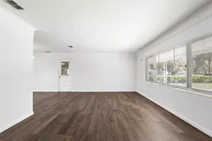 1700 63rd St N, Saint Petersburg, FL 33710 - Photo 13