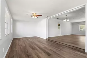1700 63rd St N, Saint Petersburg, FL 33710 - Photo 9