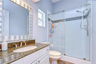 5201 Laurel Pointe Dr, Valrico, FL 33594 - Photo 21