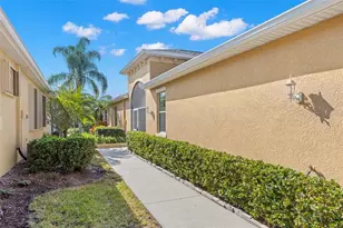 2346 Oakley Green Dr, Sun City Center, FL 33573 - Photo 5