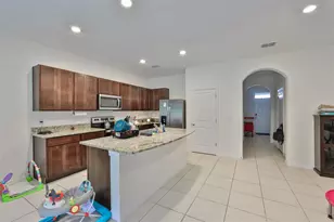 3225 Pleasant Willow Ct, Brandon, FL 33511 - Photo 9