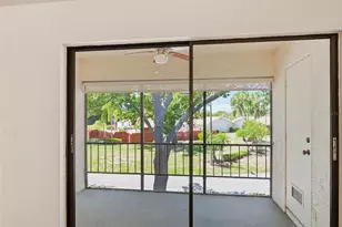 309 Knottwood Ct, Sun City Center, FL 33573 - Photo 29