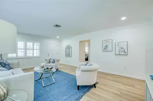 662 Villa Grande Ave S, Saint Petersburg, FL 33707 - Photo 9