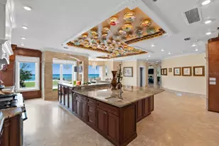 2000 Park St N, Saint Petersburg, FL 33710 - Photo 27