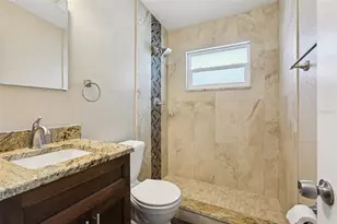 205 Southeast Jefferson Cir N, Saint Petersburg, FL 33703 - Photo 23