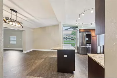 205 SE Jefferson Circle N, Saint Petersburg, FL 33703 - Photo 7