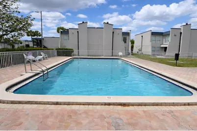5004 Castile Place #463, Tampa, FL 33617 - Photo 73