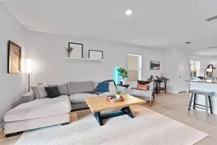 10918 Trailing Vine Dr, Tampa, FL 33610 - Photo 11