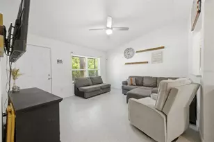 720 Locust St, Tarpon Springs, FL 34689 - Photo 5