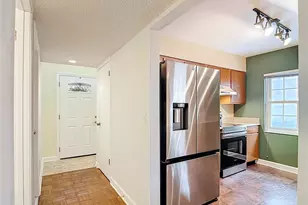 16851 Le Clare Shores Dr, Tampa, FL 33624 - Photo 5