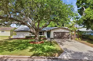 2150 Sarazen Dr, Dunedin, FL 34698 - Photo 1