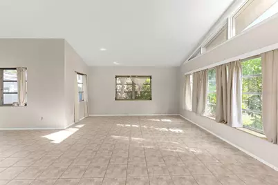 7887 9th Avenue S, Saint Petersburg, FL 33707 - Photo 7