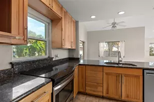 7887 9th Ave S, Saint Petersburg, FL 33707 - Photo 13