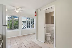 725 8th St N, Saint Petersburg, FL 33701 - Photo 13