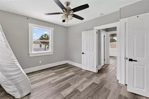 1900 16th St S, Saint Petersburg, FL 33705 - Photo 35