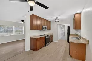 311 NE 5th St, Mulberry, FL 33860 - Photo 11