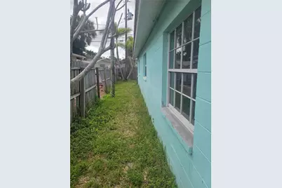 1834 New Hampshire Avenue NE, Saint Petersburg, FL 33703 - Photo 5