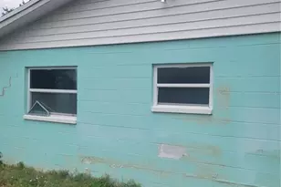 1834 New Hampshire Ave NE, Saint Petersburg, FL 33703 - Photo 3