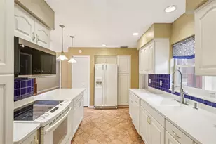 11732 Moffat Ave, Tampa, FL 33617 - Photo 15